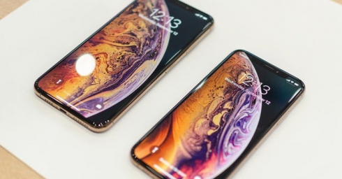iPhone 2019 sẽ có khả năng sạc không dây cho các thiết bị khác, dung lượng pin lớn hơn và mặt lưng kính mờ