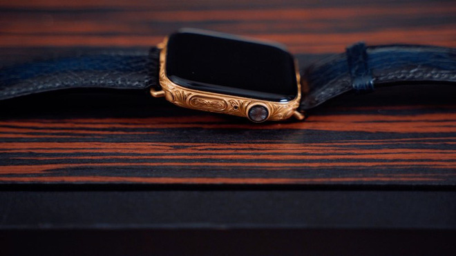 Apple Watch Series 4 mạ vàng